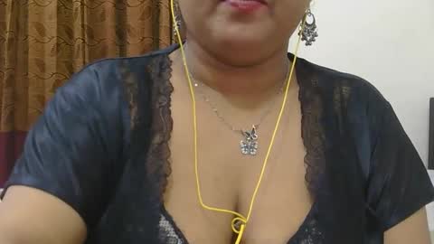 Snapshot of horneydesibabe chatting on October 11, 8:56 pm horneydesibabe online show from October 11, 8:56 pm