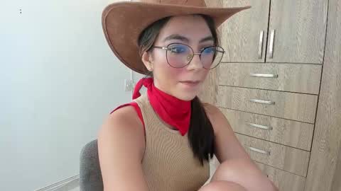 horny_adiction online show from October 31, 1:55 pm