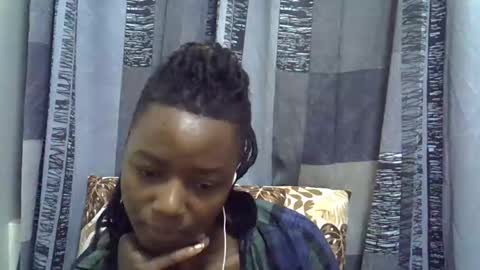 Leila online show from March 4, 6:27 pm