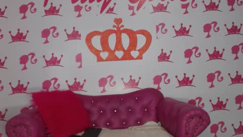 Snapshot of horny_little_lolly chatting on October 23, 3:19 am Lolly online show from October 23, 3:19 am