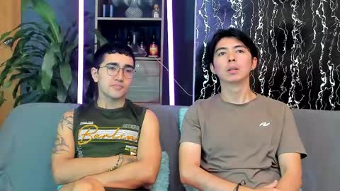Alex and Camilo online show from May 19, 2:46 pm