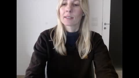 Hornyssima online show from December 15, 4:36 pm