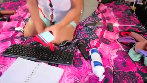 hot273066 online show from November 30, 9:49 am