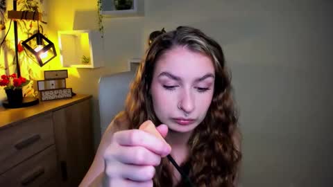 NINA online show from December 1, 6:33 am