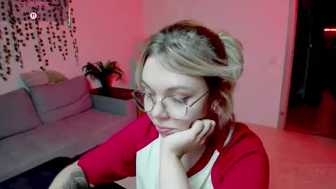   online show from November 8, 3:48 pm