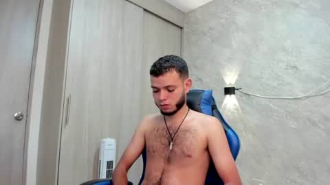 hot bad boy69 online show from June 26, 10:04 pm