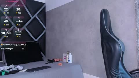 Snapshot of hot_boy_04 chatting on October 11, 2:54 pm hot boy 04 online show from October 11, 2:54 pm