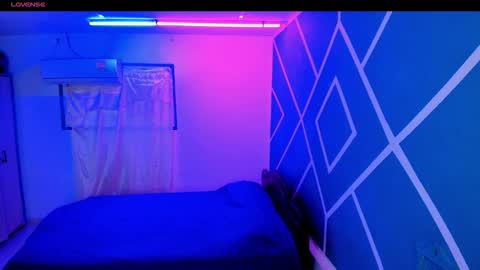 Hot Couple online show from October 11, 3:55 am