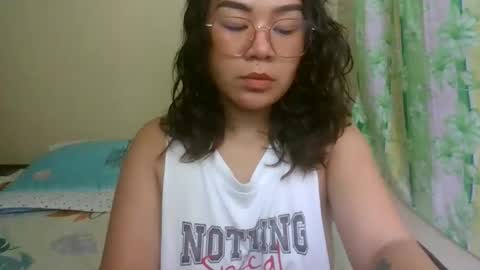 hot_emma1112 online show from June 1, 2:57 am