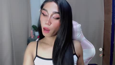 Khianna online show from May 10, 6:36 pm