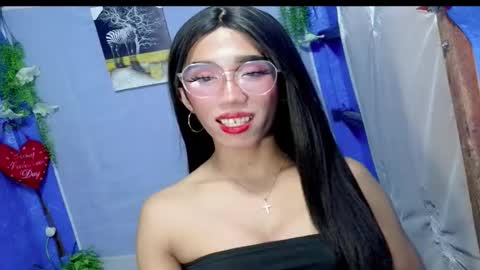 Khianna online show from March 13, 3:48 pm