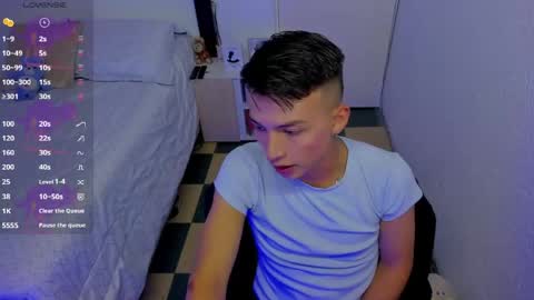 Alejandro online show from April 29, 1:43 am