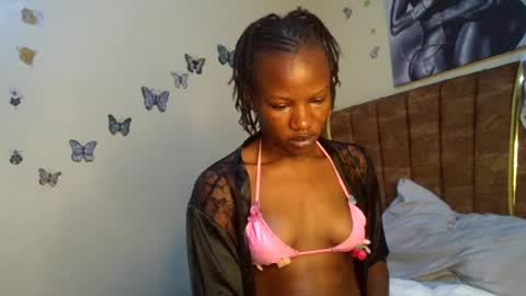hot petite100 online show from June 17, 6:29 am