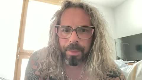 letmedoo2 online show from March 8, 8:29 am