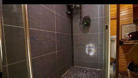 hotandhandy96 online show from February 25, 6:28 am