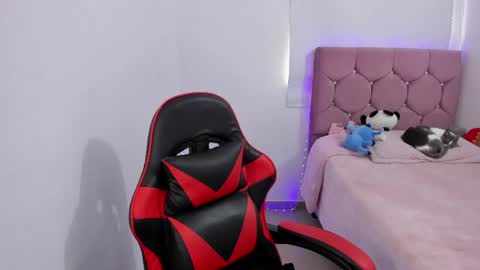 lesly and ander online show from April 17, 9:50 pm