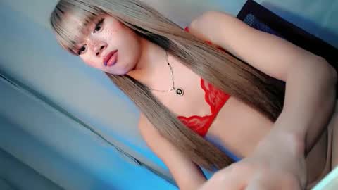 hotchescacummer online show from January 14, 7:00 pm