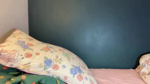 Aya online show from February 24, 4:10 pm