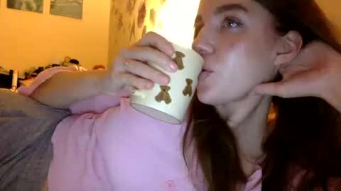 effy online show from November 26, 7:05 am