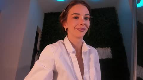 hotfallingdevil online show from June 2, 4:14 am