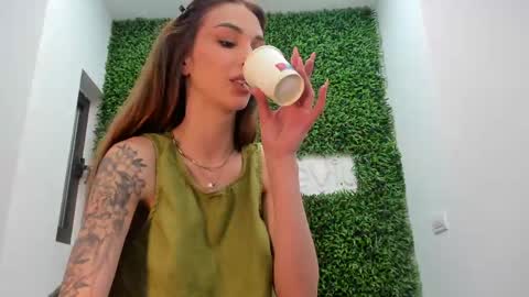 hotfallingdevil online show from May 22, 5:03 am