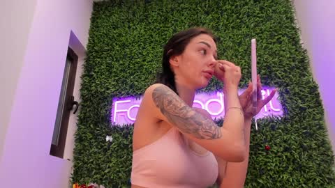 hotfallingdevil online show from March 23, 5:12 am