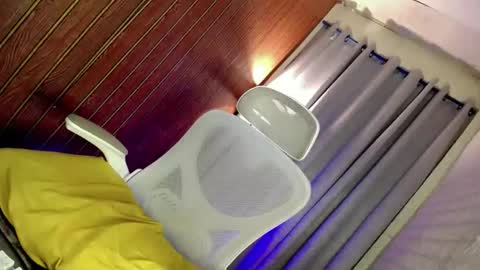 hotfucking_queen1111 online show from May 25, 9:15 am