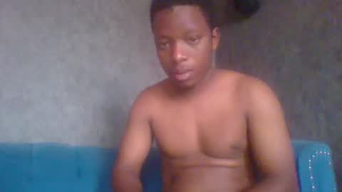 hotguyy001 online show from February 20, 5:23 am