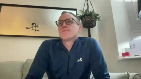 hotholby86 online show from December 14, 8:08 pm