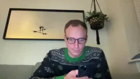 hotholby86 online show from December 15, 5:20 pm