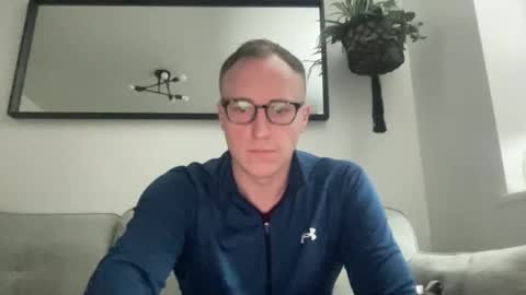 hotholby86 online show from December 1, 4:32 pm