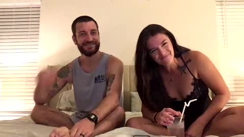 hothoneycouple online show from September 9, 3:39 am