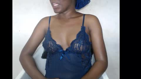 Snapshot of hotjessie0 chatting on October 25, 8:24 am hotjessie0 online show from October 25, 8:24 am