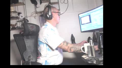 hotkinkytat online show from April 12, 9:30 pm