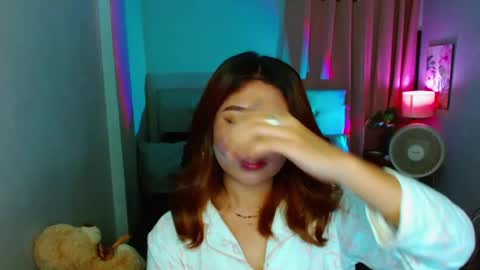 Layla online show from February 27, 9:50 am