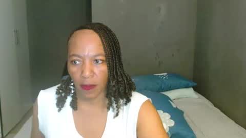 hotlilya online show from April 9, 8:20 am