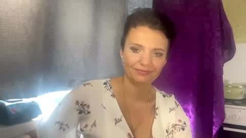 hotmamaqueen234 online show from July 26, 11:52 am