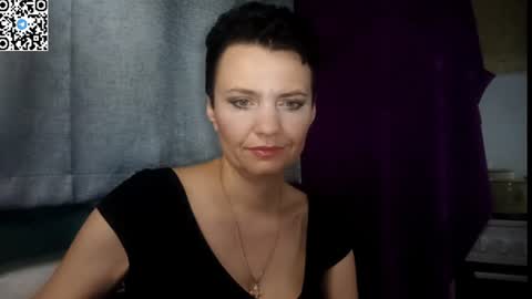 hotmamaqueen234 online show from July 7, 9:30 pm