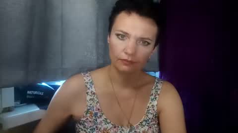 hotmamaqueen234 online show from August 3, 7:54 am