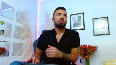 Snapshot of hotmathewv chatting on February 7, 9:26 am mathew online show from February 7, 9:26 am