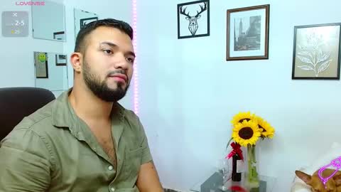 Snapshot of hotmathewv chatting on February 19, 6:44 am mathew online show from February 19, 6:44 am