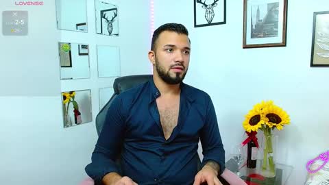 Snapshot of hotmathewv chatting on February 21, 3:23 am mathew online show from February 21, 3:23 am