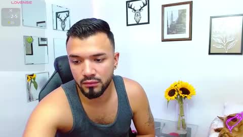 Snapshot of hotmathewv chatting on February 25, 3:52 am mathew online show from February 25, 3:52 am