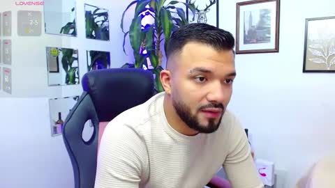 Snapshot of hotmathewv chatting on March 11, 3:58 am mathew online show from March 11, 3:58 am