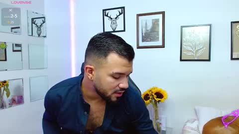 Snapshot of hotmathewv chatting on February 27, 10:42 pm mathew online show from February 27, 10:42 pm