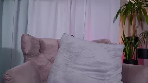 hotmilfbitch online show from February 21, 4:29 am