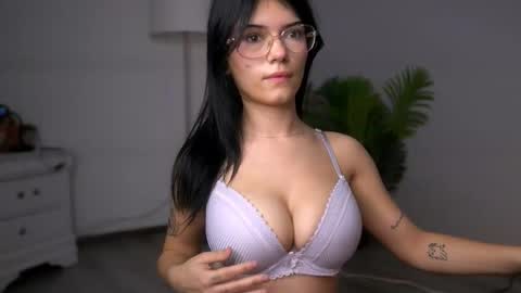 Molly online show from November 6, 4:37 am