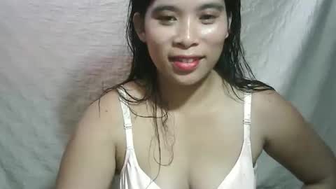 Snapshot of hotmompinay30 chatting on October 2, 1:04 am flor online show from October 2, 1:04 am