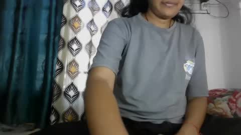 lola online show from October 16, 9:53 am