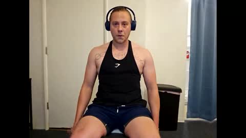 hotsummers95 online show from January 8, 4:07 am